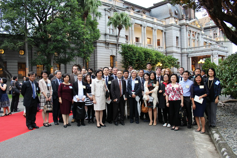 外籍訪問學人應邀參加雙十國慶酒會