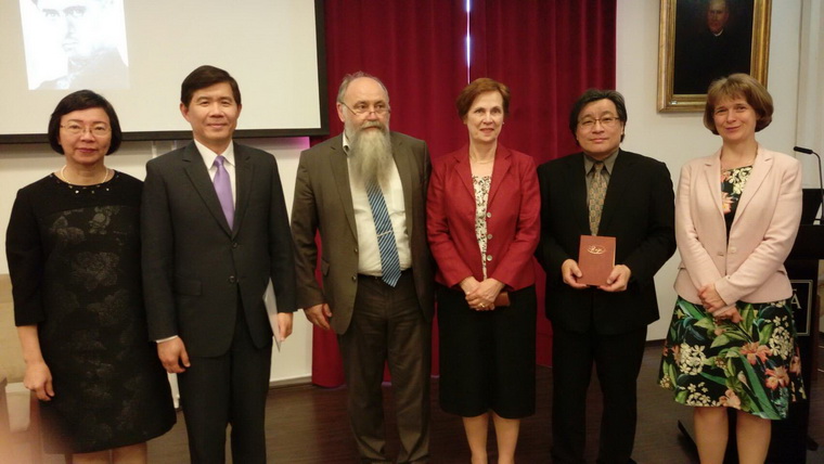 「臺灣漢學講座」邀請吳叡人教授於匈牙利科學院分享臺灣民主經驗