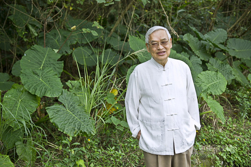 知名傳統戲曲學者曾永義教授榮獲第31屆傳藝金曲獎戲曲類特別獎