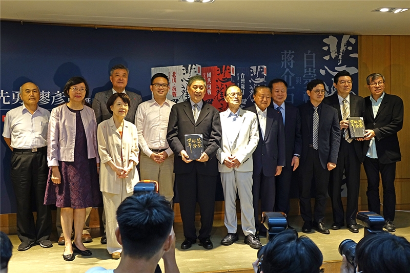 國圖獲贈白先勇新書手稿，數位化後全球共賞