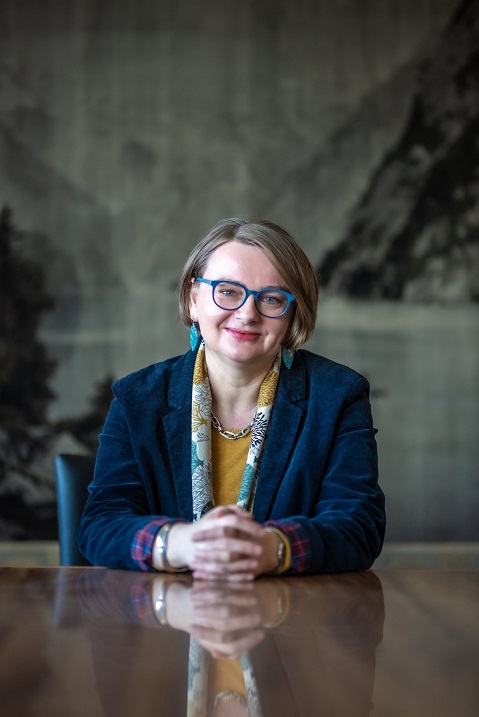 外交部臺灣獎助金2012年度學人路丹妮，榮任捷克科學院亞非研究所所長