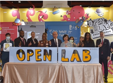 2023年台北國際書展主題「閱讀的多重宇宙」——國家圖書館以「國圖開新局 創客展新機」展位邀您體驗不一樣的閱讀