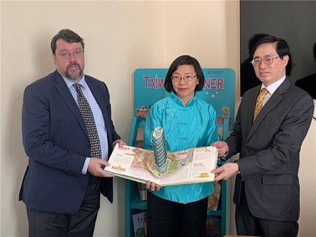 國家圖書館於布拉格市立圖書館設置Taiwan Corner推展我國風土文化