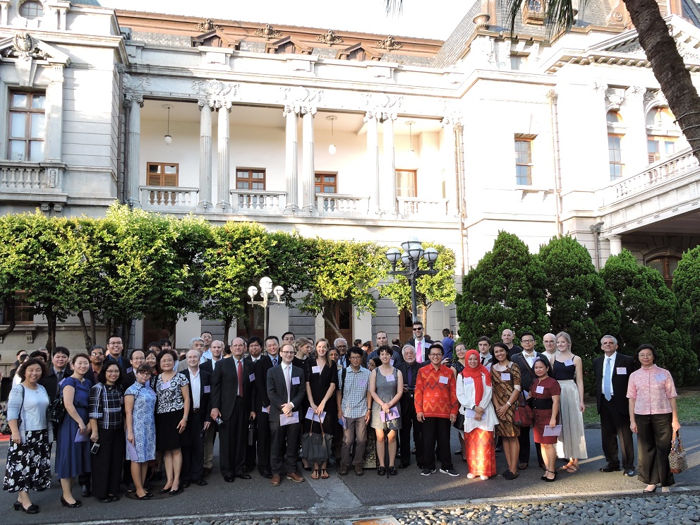 外籍訪問學人應邀參加2017年度雙十國慶酒會